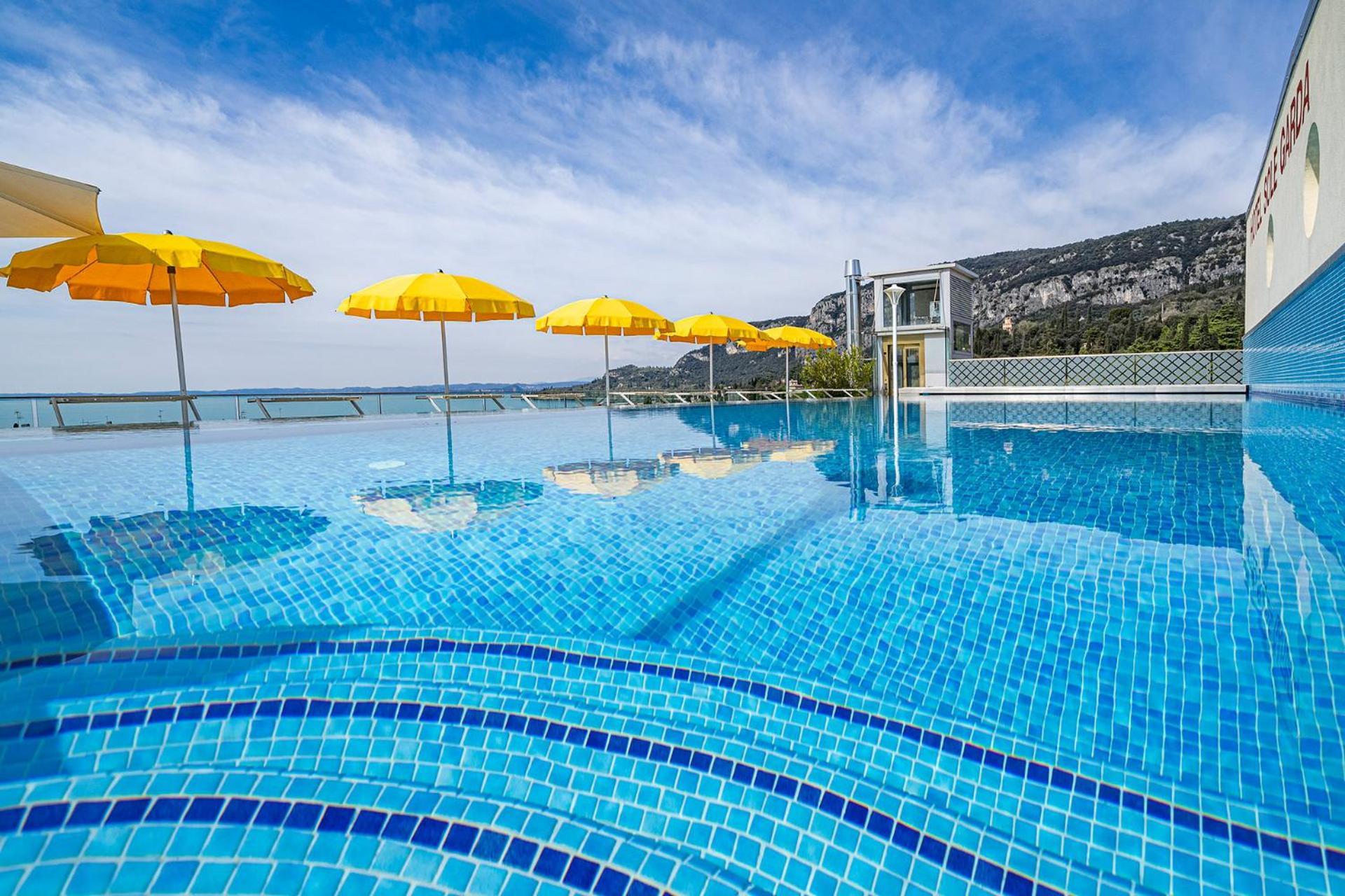 Sky Pool Hotel Sole Garda Garda  Exterior photo
